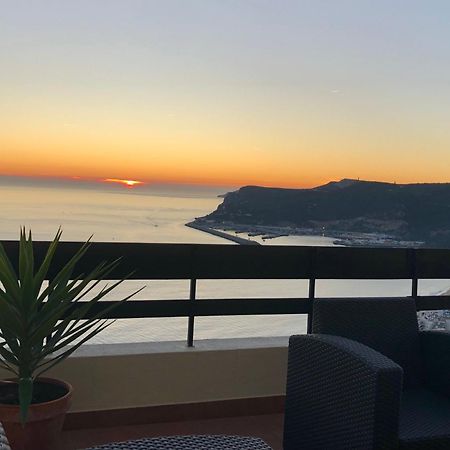 Apartment With A Stunning View Over سيسيمبرا المظهر الخارجي الصورة
