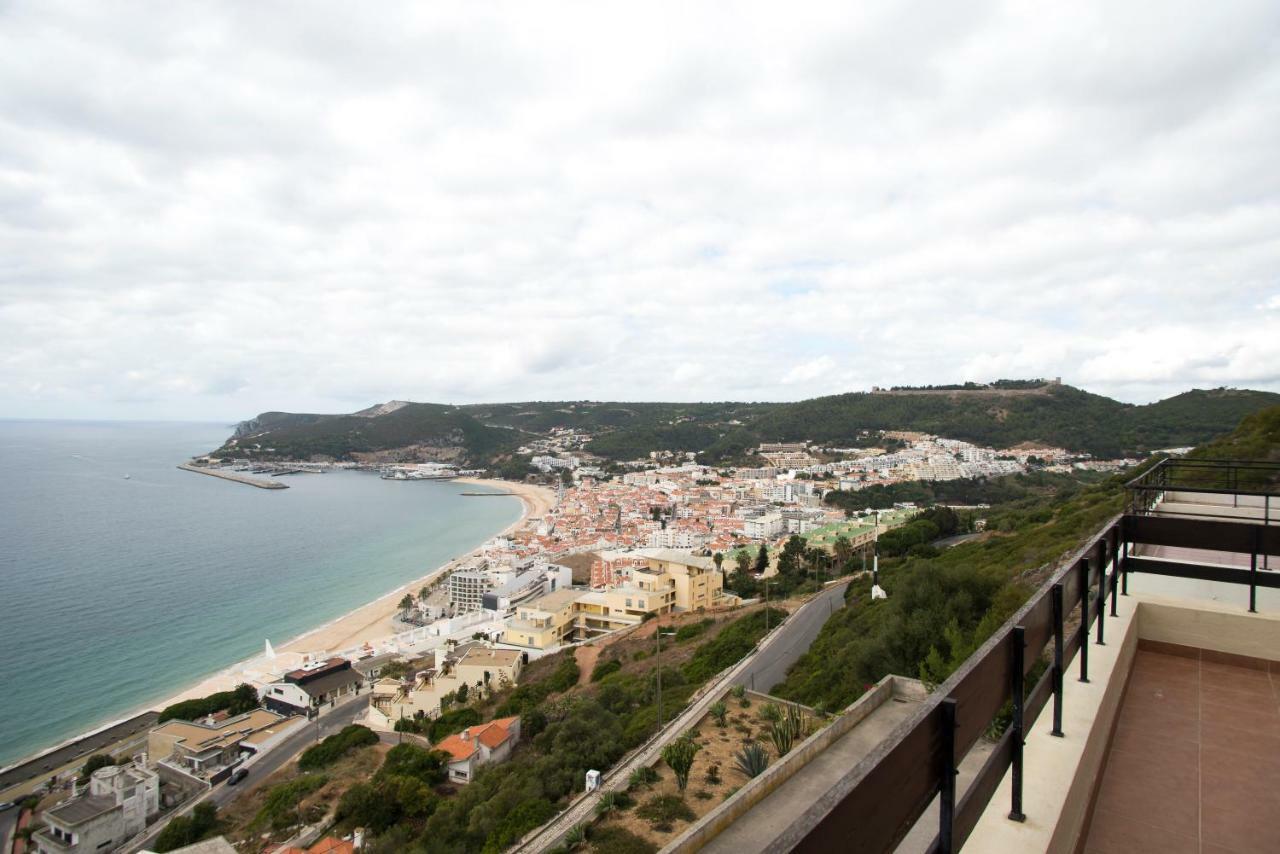 Apartment With A Stunning View Over سيسيمبرا المظهر الخارجي الصورة